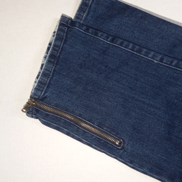 Jeans - Picture 2 of 10